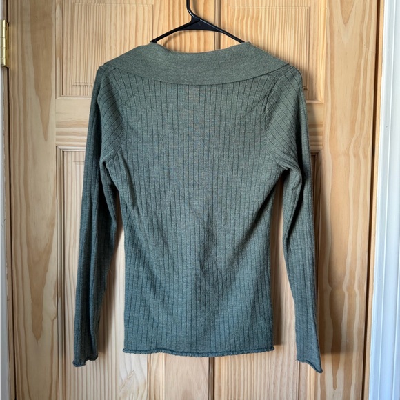Abercrombie & Fitch Olive Wool Sweater - Picture 3 of 3